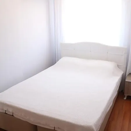 Kadinlar Denizi Tatil Evleri Κουσάντασι